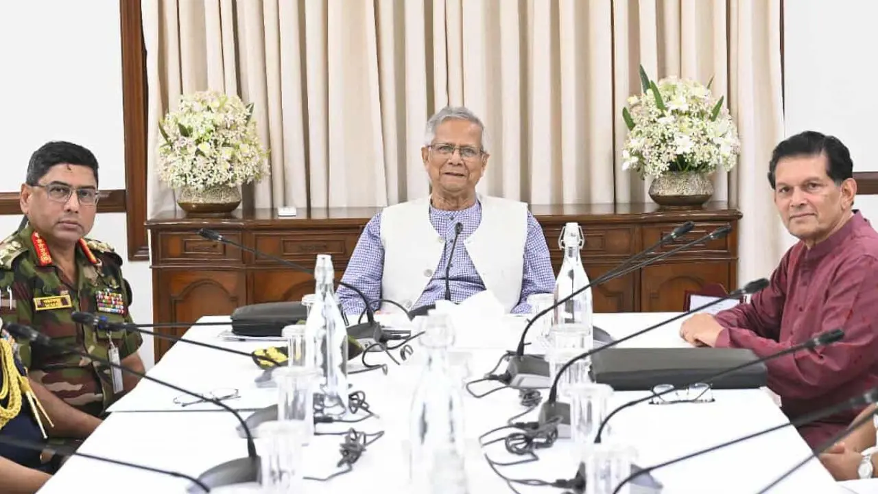 সশস্ত্র বাহিনী দিবস অনুষ্ঠানে প্রধান উপদেষ্টাকে আমন্ত্রণ
