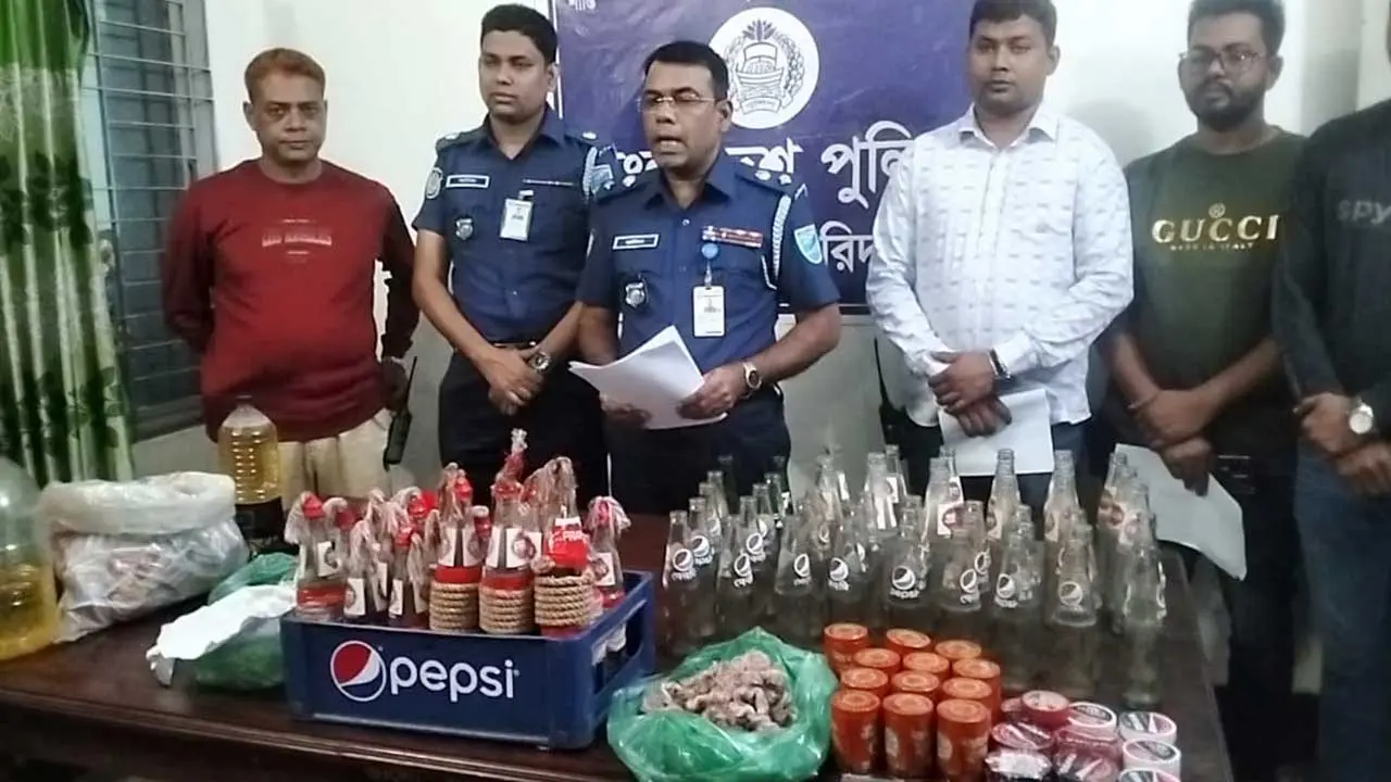 নিক্সন চৌধুরীর গানম্যান মুরাদ বোমা তৈরি করতে তিন যুবককে নিয়ে এসেছিলেন