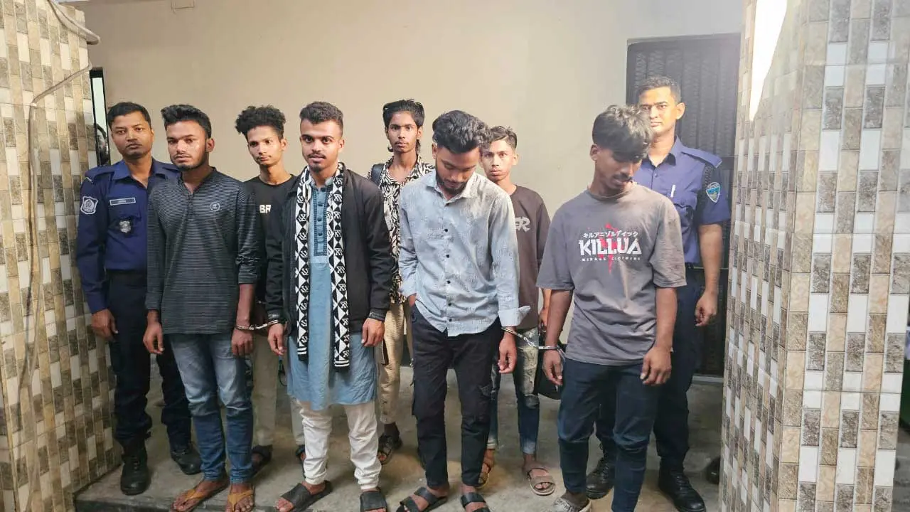 গাড়িতে আগুন লাগিয়ে ভিডিও পাঠাতে বলেছিল দক্ষিণ আফ্রিকা প্রবাসী রাজু
