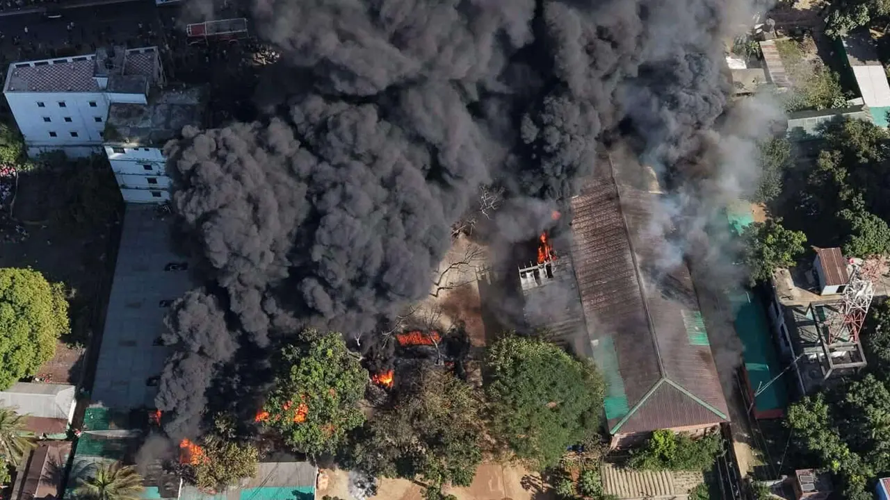 গাজীপুরে কারখানায় আগুন, ৩ ঘণ্টা পর নিয়ন্ত্রণে