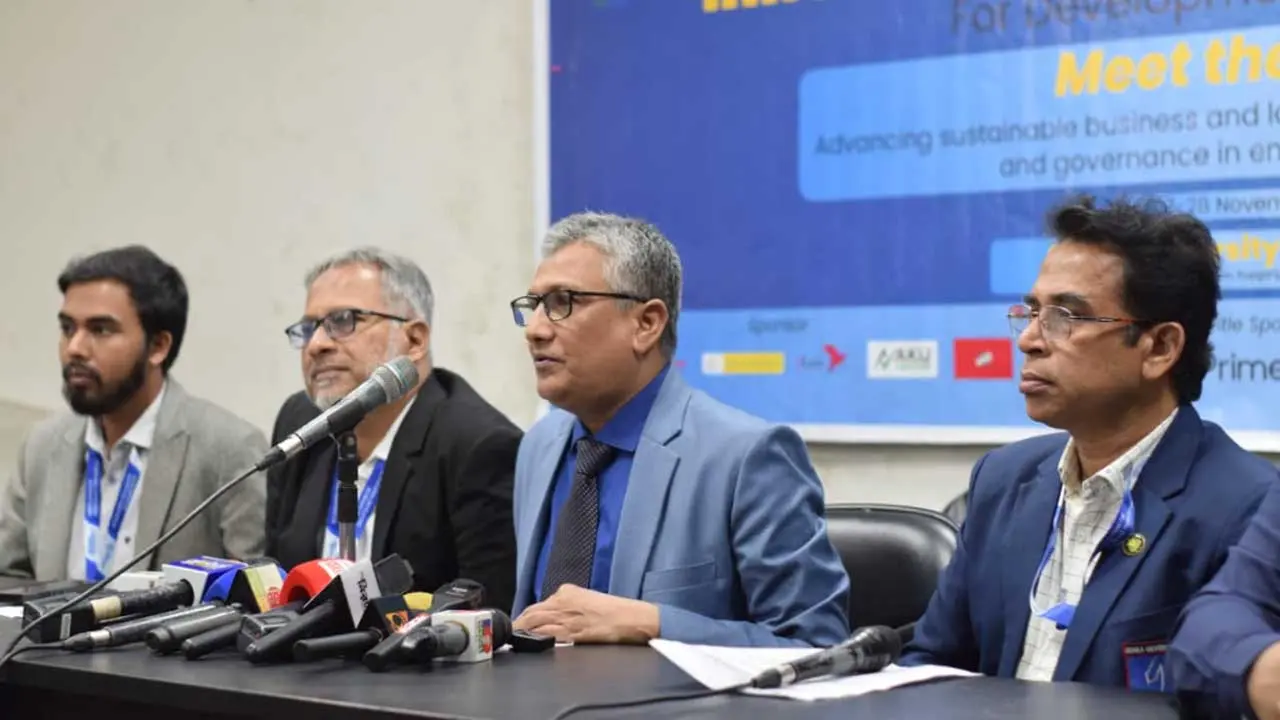 নতুন জ্ঞান সবার দোরগোড়ায় পৌঁছাতে কাজ করছে গ্রিন ইউনিভার্সিটি : উপাচার্য