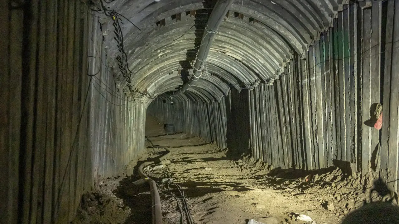 রাফার সুড়ঙ্গে আটকে পড়া ফিলিস্তিনি যোদ্ধাদের কাছে খাবার-পানি নেই