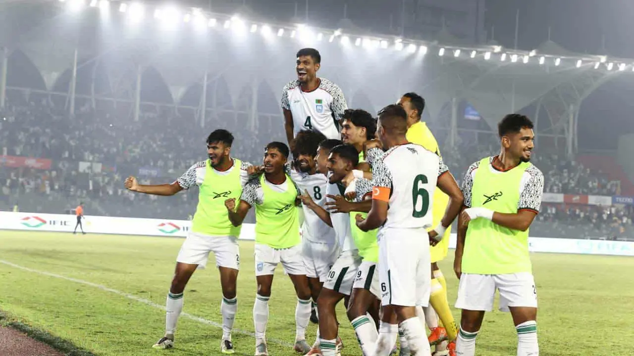 হামজার জোড়া গোলেও নেপালকে হারাতে পারল না বাংলাদেশ