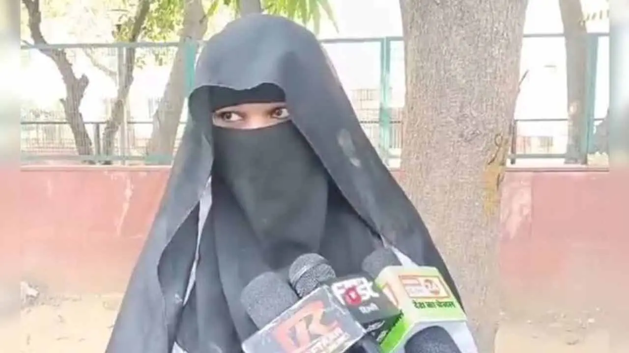 বোরকা পরায় দিল্লিতে হাসপাতালে ঢুকতে দেওয়া হলো না মুসলিম নারীকে