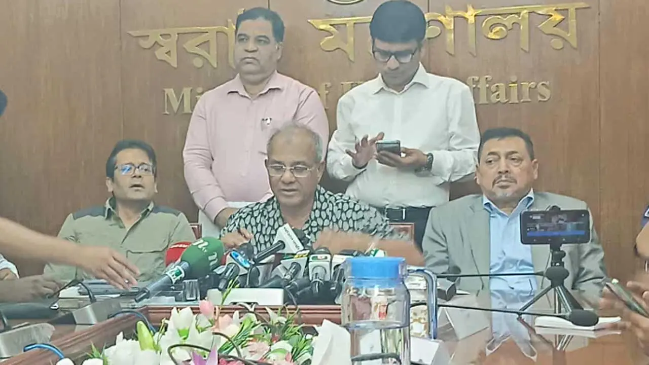 শাহজালাল বিমানবন্দরের ই-গেট খুলে দেওয়া হয়েছে : স্বরাষ্ট্র উপদেষ্টা
