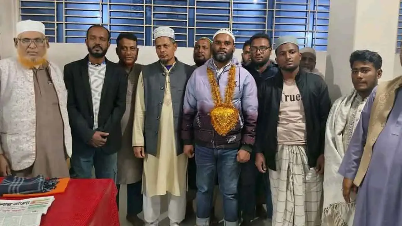 ঝালকাঠিতে বিএনপির ২০ নেতাকর্মীর জামায়াতে যোগদান
