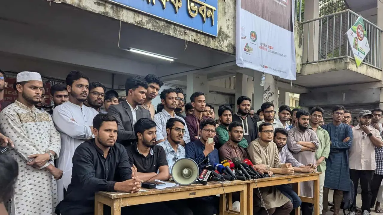 একটি ছাত্রসংগঠনকে তুষ্ট করতেই জকসু নির্বাচন ২৬ দিন পিছিয়েছে