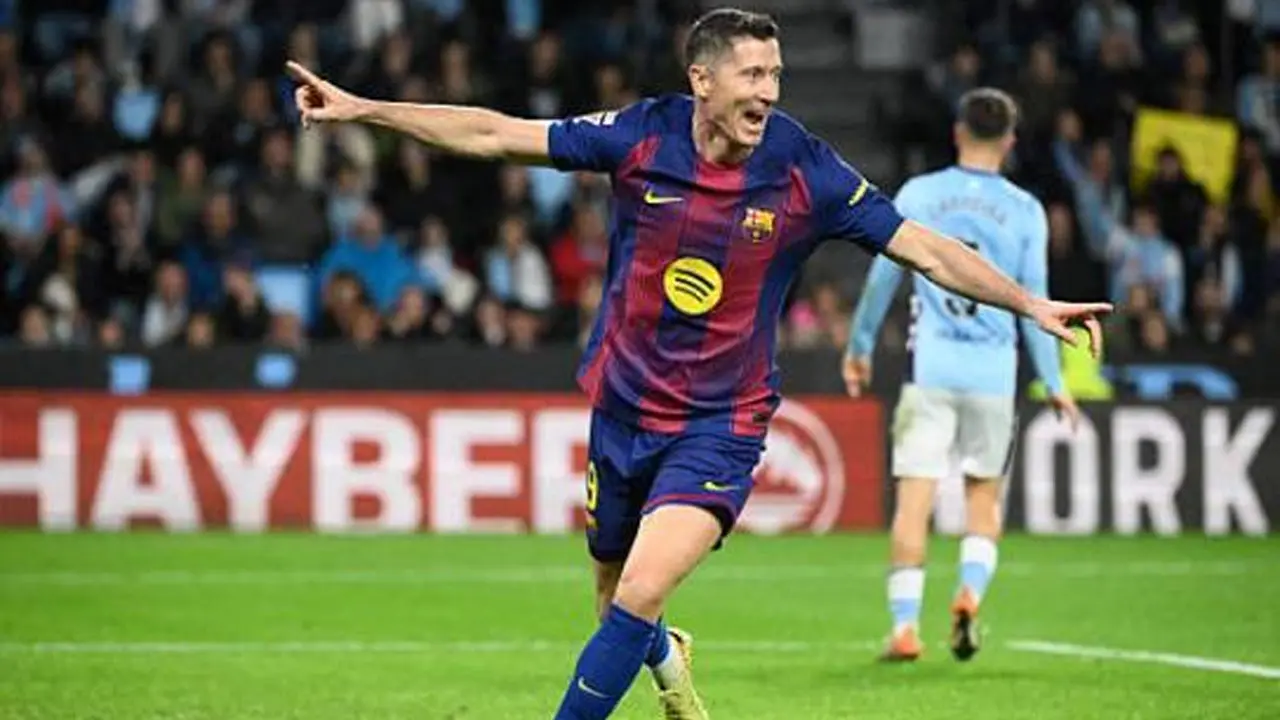 লেভানডোভস্কির হ্যাটট্রিক, রিয়ালের ড্রয়ের সুযোগ নিলো বার্সা