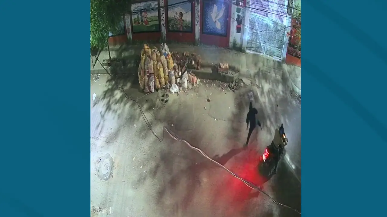 মোহাম্মদপুরে প্রিপারেটরি স্কুলে পেট্রোল বোমা নিক্ষেপ