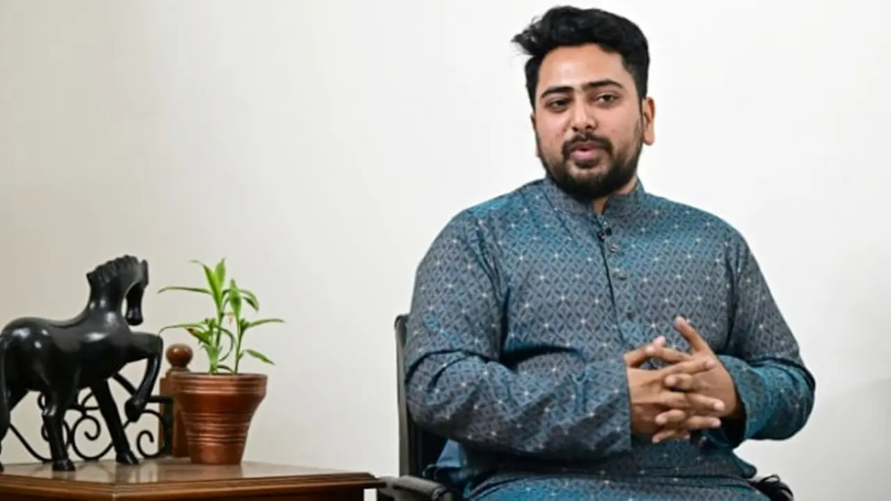 যারা নতুন করে রাজনীতি করতে চান, যোগাযোগ করুন : ভিডিও বার্তায় নাহিদ