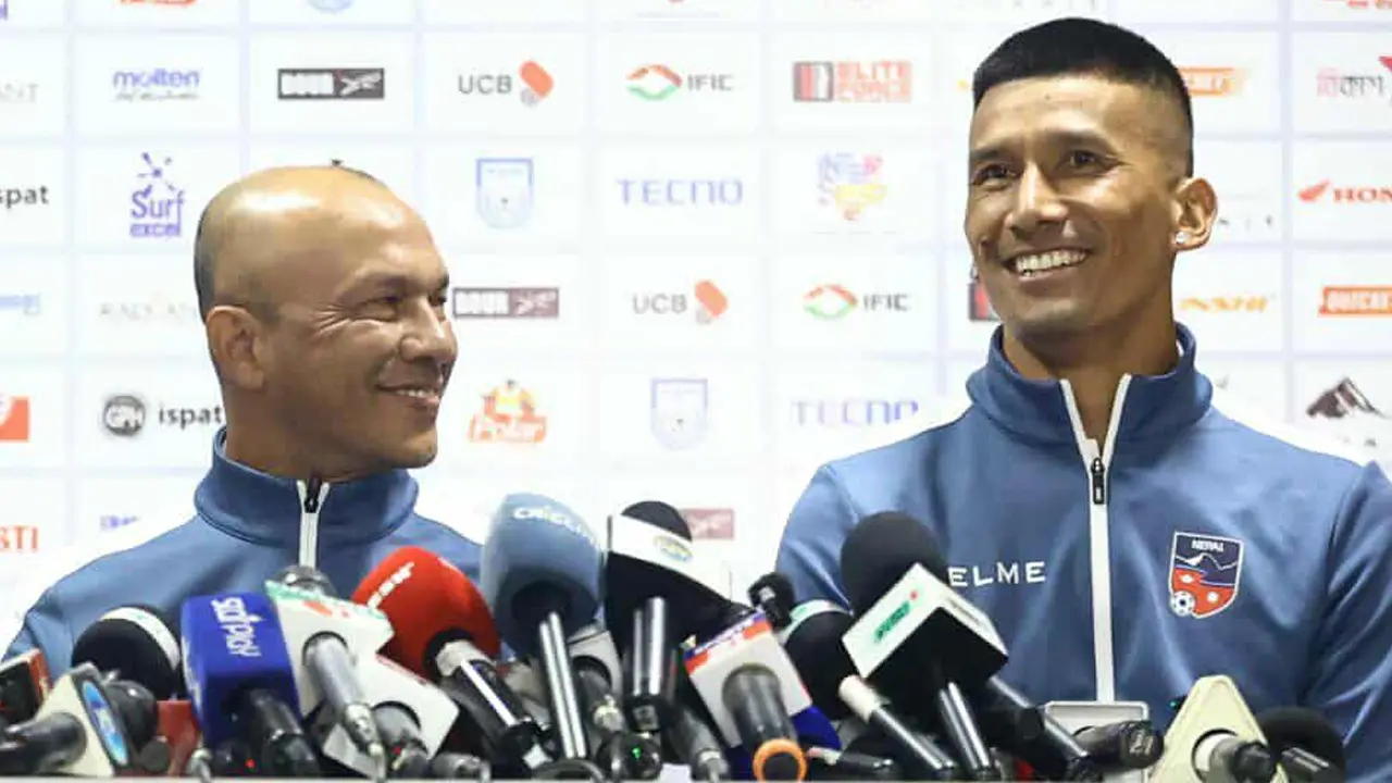 হামজা উঠে যাওয়ায় সুবিধা হয়েছে: নেপাল কোচ