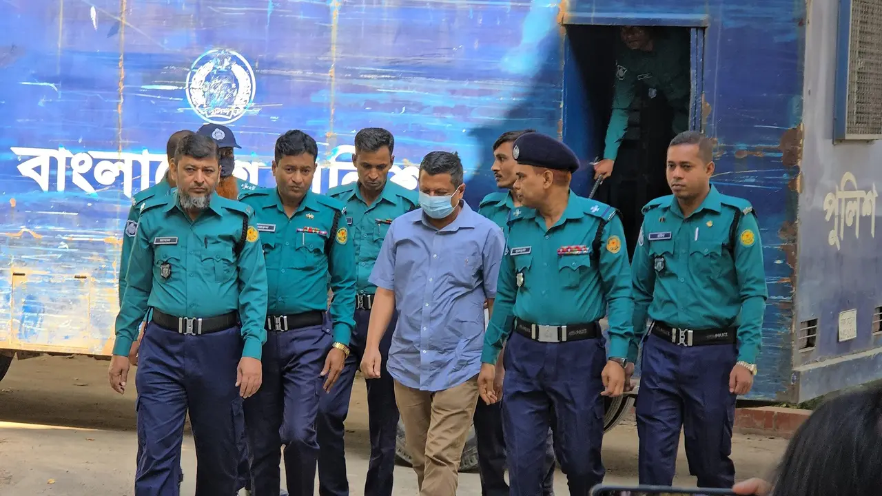 পূর্ণাঙ্গ রায়ের কপি পেলেন সাবেক আইজিপি মামুনের আইনজীবী