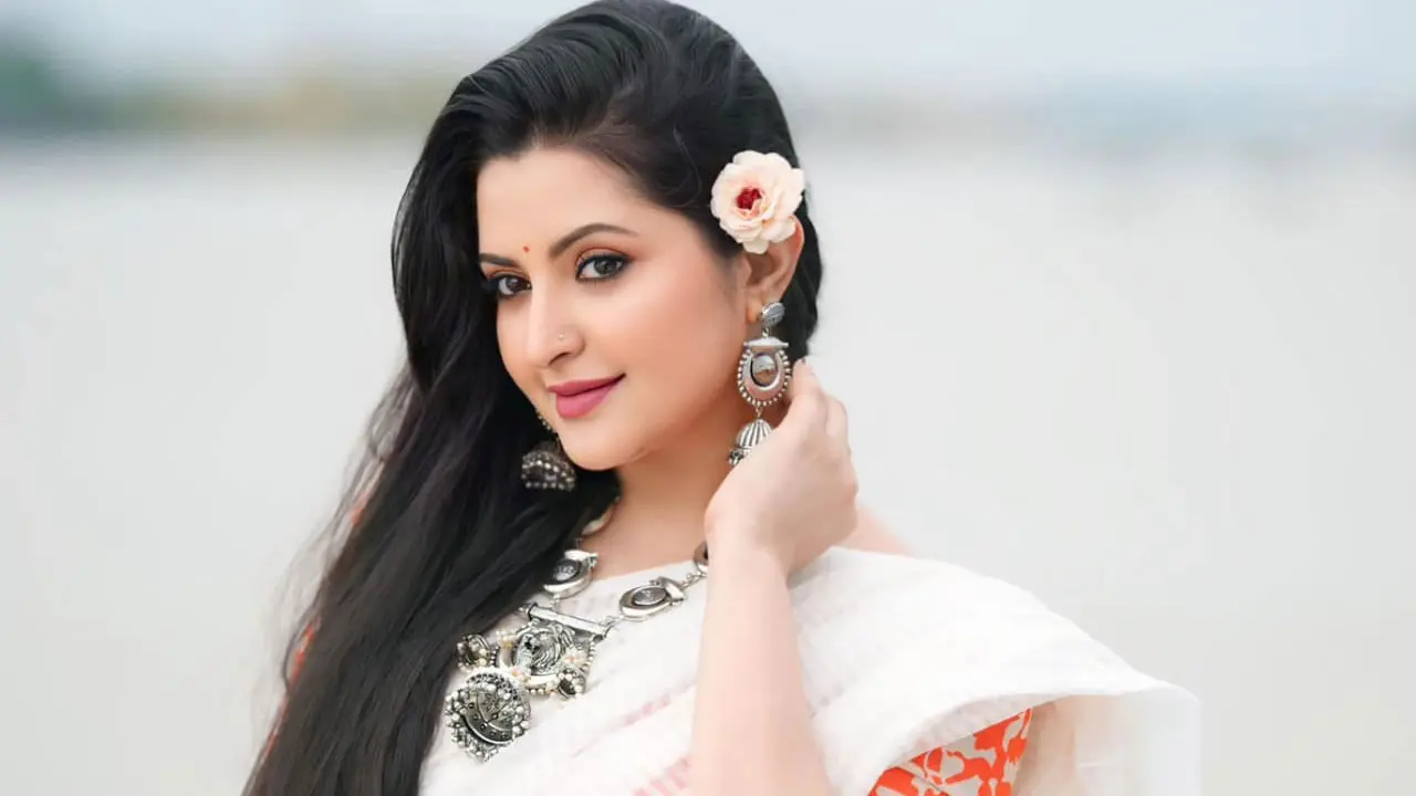 মেয়ে প্রিয়মকে পেলেন কীভাবে, জানালেন পরীমণি