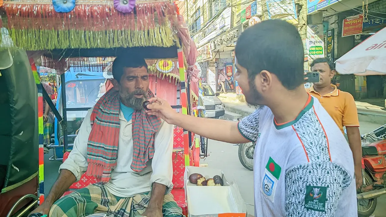 শেখ হাসিনার মৃত্যুদণ্ড, রংপুরে আনন্দ মিছিল ও মিষ্টি বিতরণ