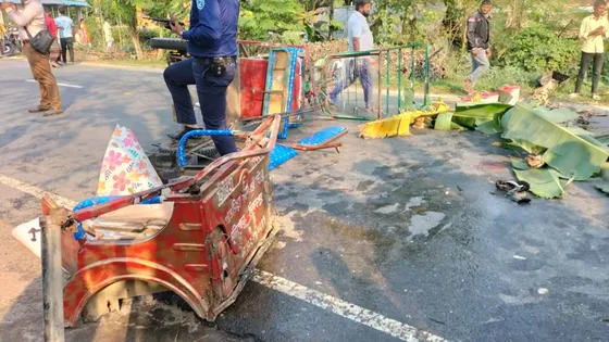 বাস-ইজিবাইকের সংঘর্ষে নিহত ৪