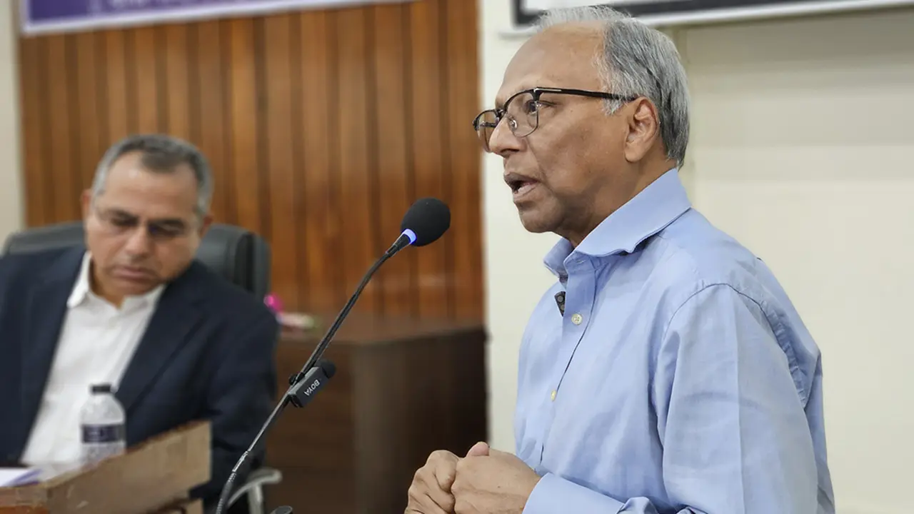 তত্ত্বাবধায়ক সরকার না থাকলে জবাবদিহিতা থাকবে না : মাহমুদুর রহমান
