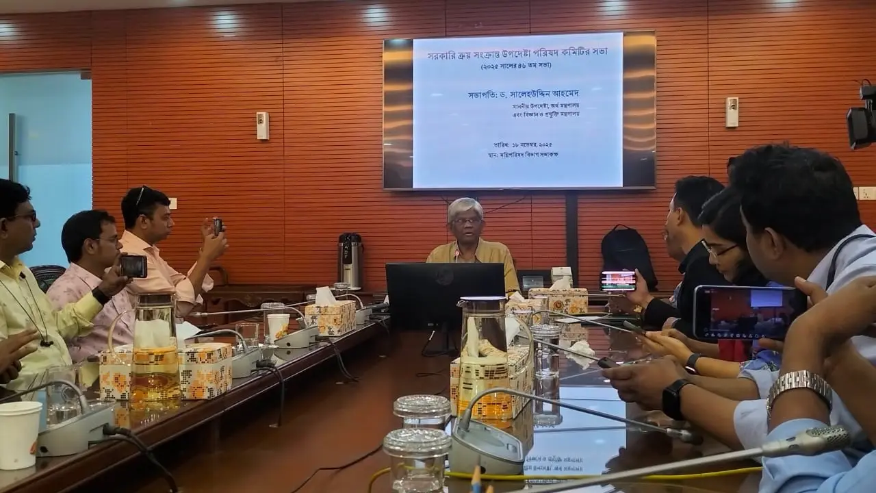 স্পর্শকাতর এলাকায় থাকবে বডি ক্যামেরা, কমবে সংখ্যা : অর্থ উপদেষ্টা