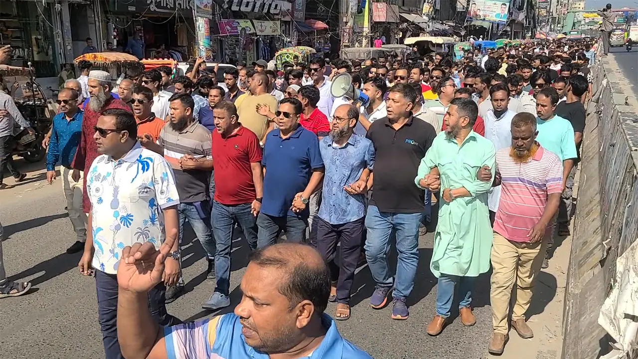 নাশকতা ঠেকাতে ঢাকা-আরিচা মহাসড়কে বিএনপির অবস্থান