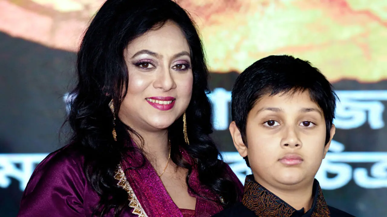 ছেলেকে নিয়ে হ্যালোইন উদযাপন শাবনূরের