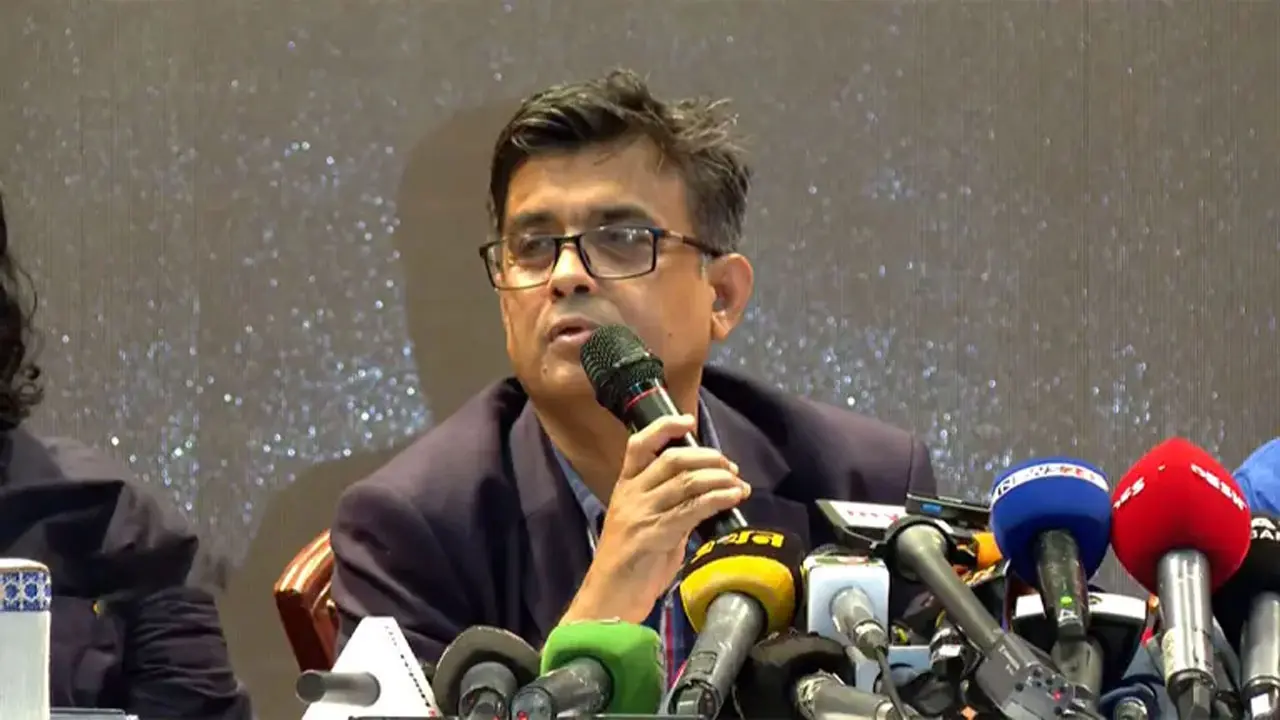 আওয়ামী লীগ ফেসবুকভিত্তিক প্রতিবাদী দলে পরিণত হয়েছে : শফিকুল আলম