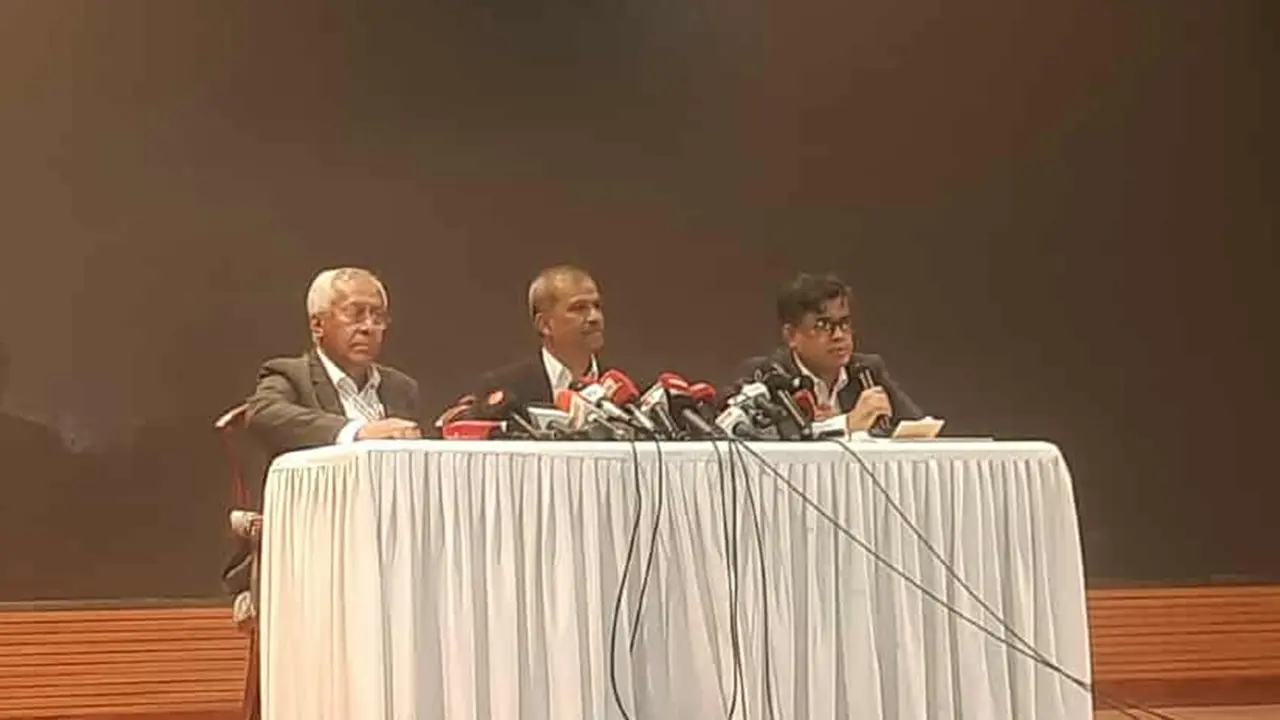 গণভোট অধ্যাদেশ আকারে অনুমোদন হয়েছে : আসিফ নজরুল