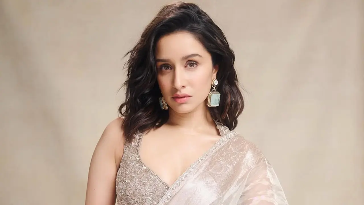 চোটকে পাত্তা না দিয়ে প্রযোজকের ক্ষতির কথাই ভাবলেন শ্রদ্ধা
