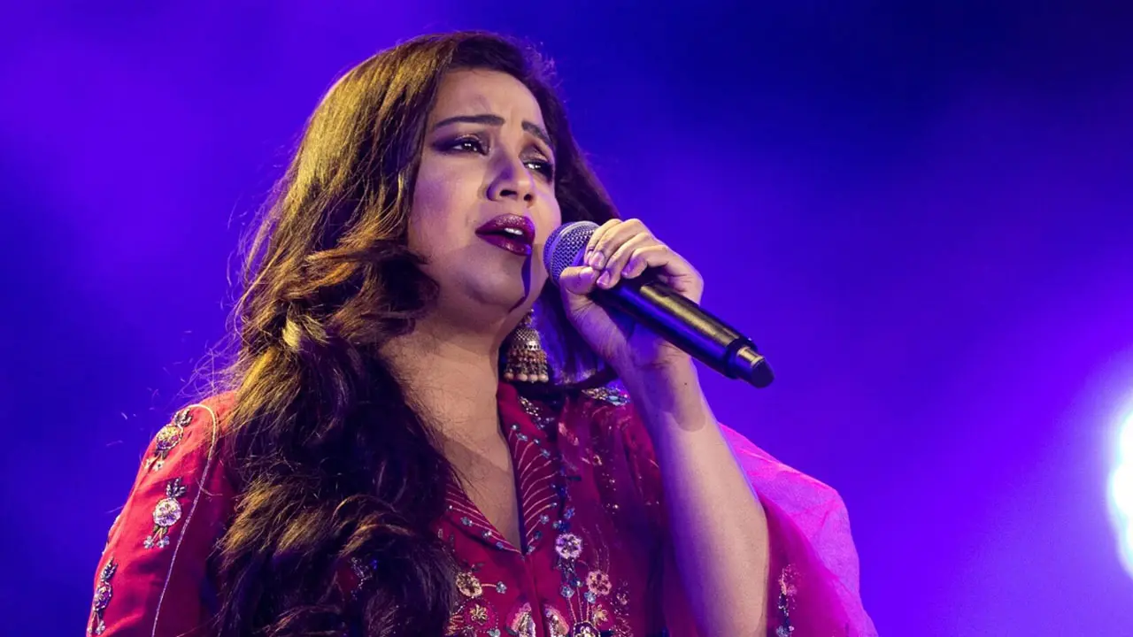 শ্রেয়ার কনসার্টে অনাকাঙ্ক্ষিত ঘটনা, জ্ঞান হারালেন দুই শ্রোতা