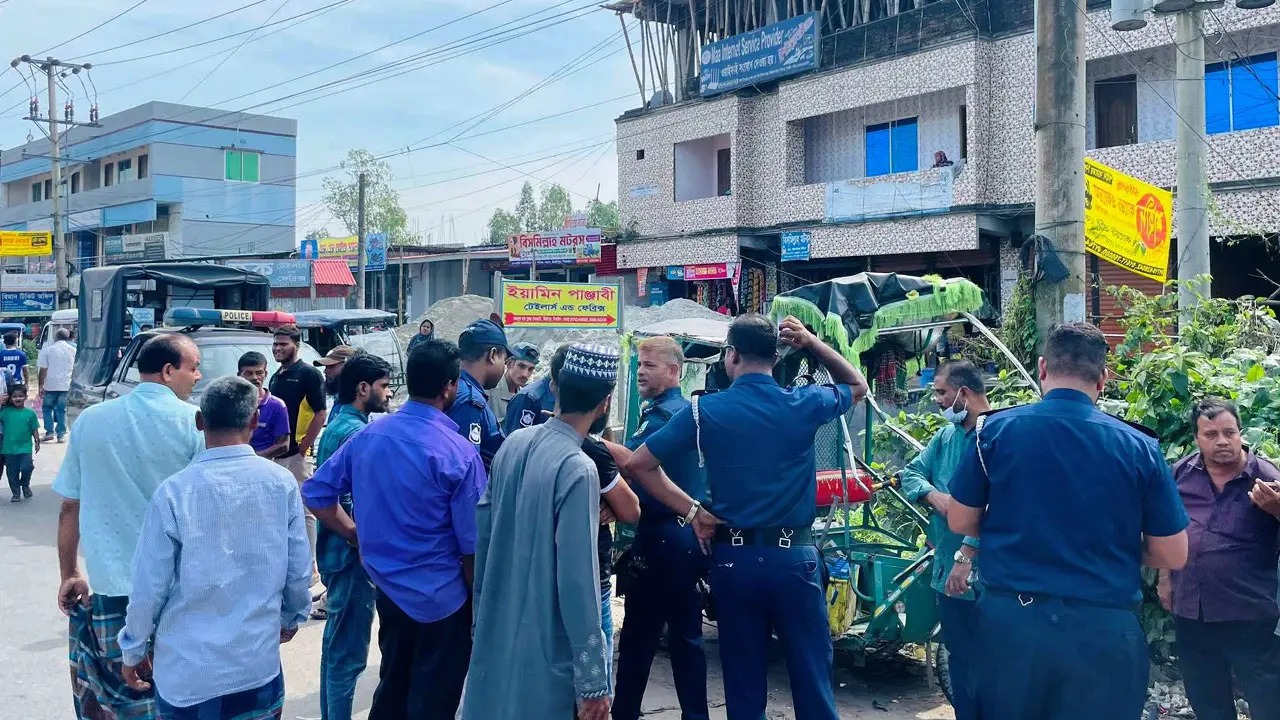 টাঙ্গাইলে বাসচাপায় অটোরিকশার চালক ও যাত্রী নিহত