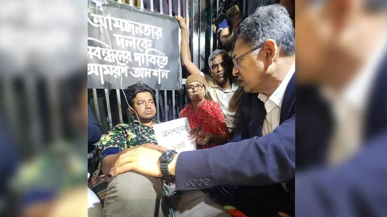 বিএনপি নেতা সালাহউদ্দিনের আশ্বাসে অনশন ভাঙলেন তারেক