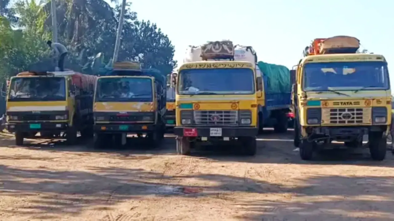 আখাউড়া স্থলবন্দর দিয়ে অনির্দিষ্টকালের জন্য মাছ রপ্তানি বন্ধ