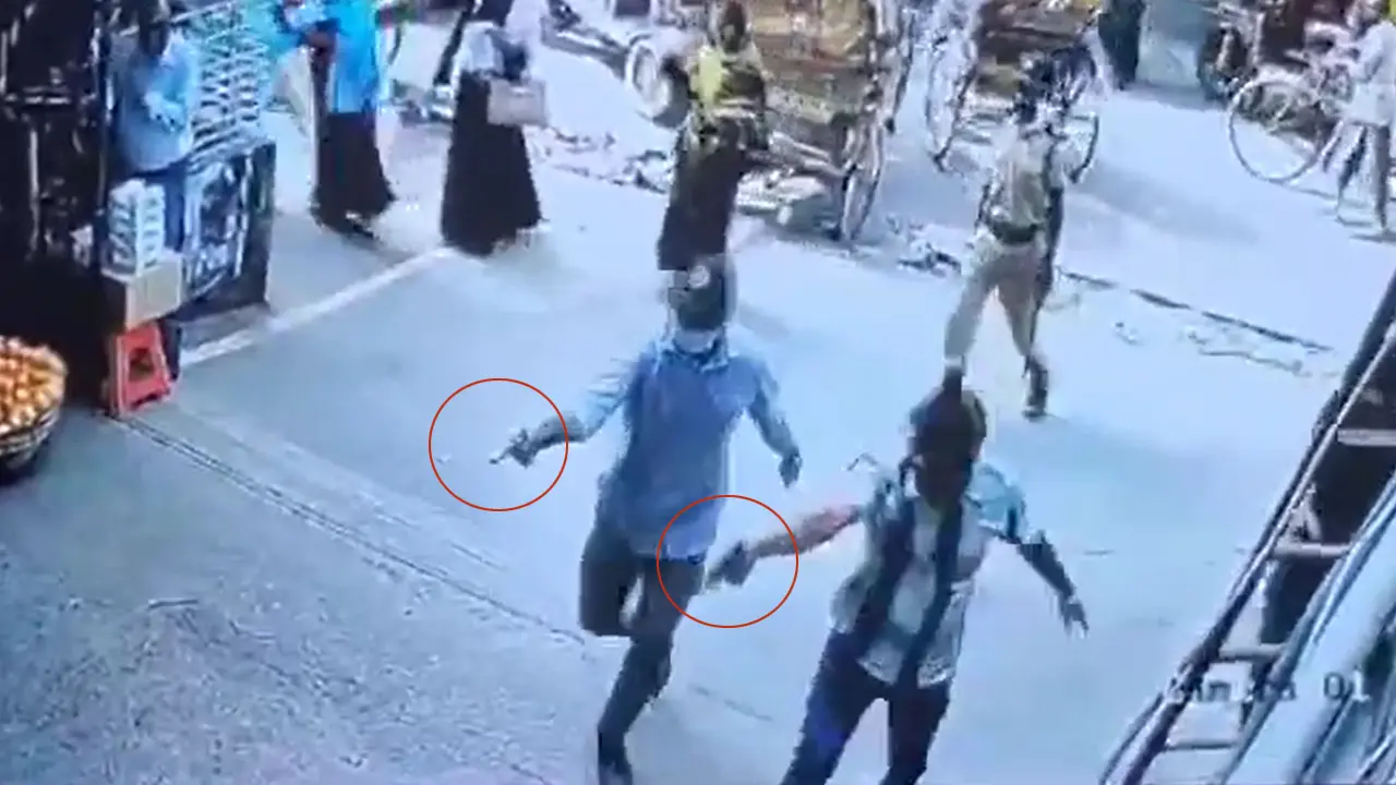 পুরান ঢাকায় ন্যাশনাল মেডিকেলের সামনে দুর্বৃত্তদের গুলিতে নিহত ১