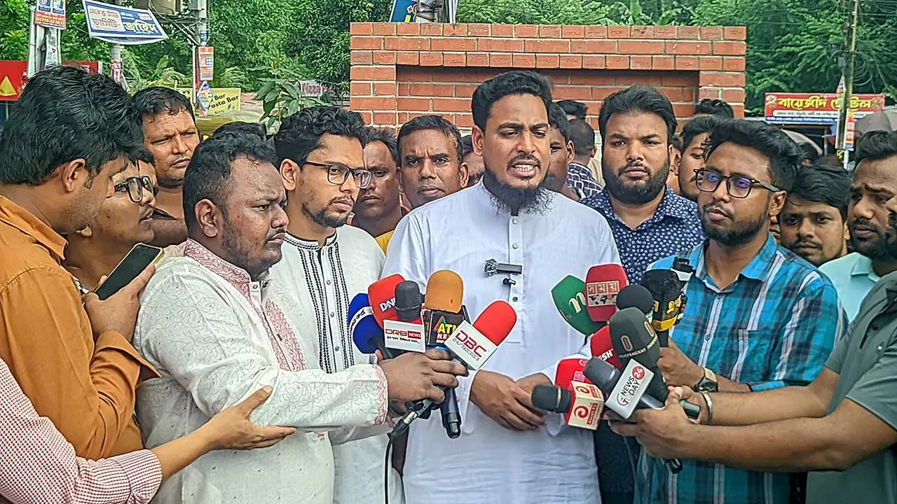 ‘যেনতেনভাবে ক্ষমতা হস্তান্তরের মধ্য দিয়ে উপদেষ্টাদের দায়মুক্তি সম্ভব নয়’
