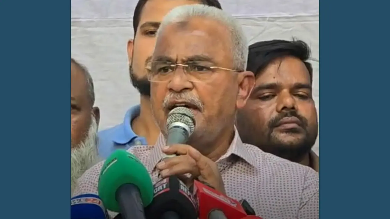 বিপথগামী রাজনীতিবিদদের খপ্পর থেকে বাঁচতে মানুষ সংগ্রাম অব্যাহত রেখেছে