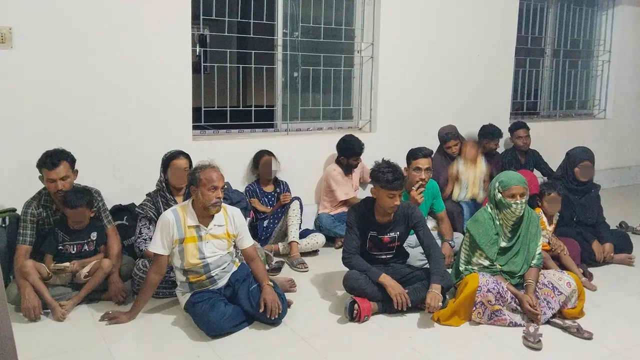 বিএসএফের হাতে আটক ১৬ বাংলাদেশিকে বিজিবির কাছে হস্তান্তর