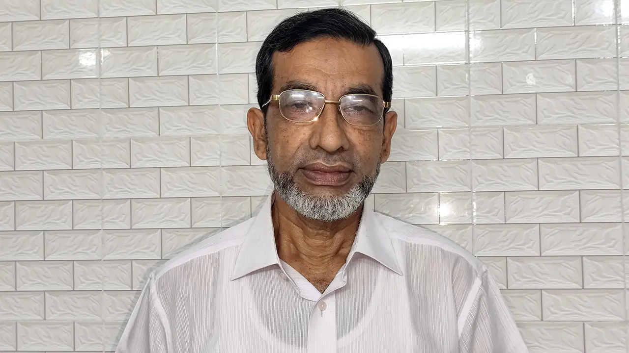 শিক্ষার্থীদের বাড়িতে গিয়ে পড়াশোনার তদারকি করতেন শিক্ষক মহিউদ্দিন
