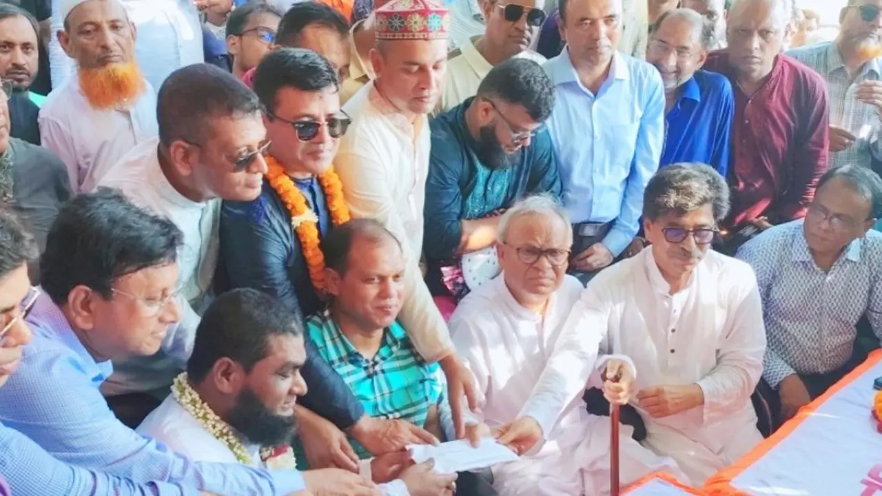 অন্ধ গায়ক জাহাঙ্গীরের পাশে তারেক রহমান