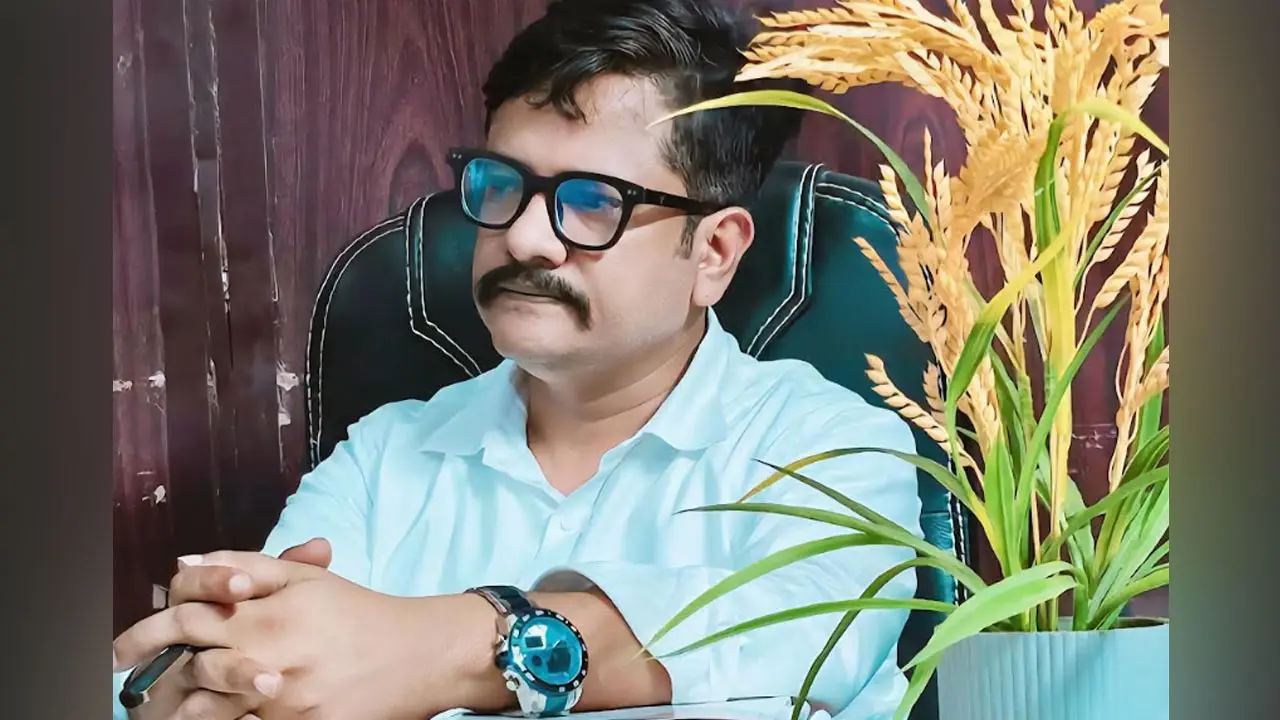 বিএনপির সাবেক প্রতিমন্ত্রীর ছেলে যোগ দিলেন আওয়ামী লীগে!