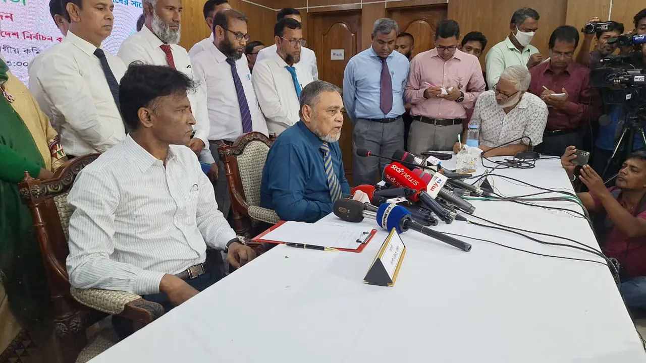 ডিসেম্বরের প্রথমার্ধে জাতীয় সংসদ নির্বাচনের তফসিল ঘোষণা : সিইসি