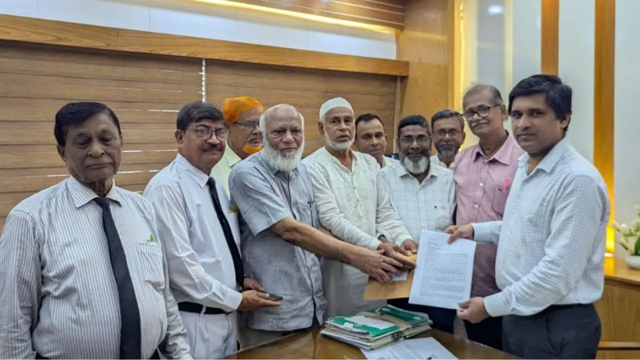 ফরিদপুর বিভাগ বাস্তবায়নসহ ১০ দফা দাবিতে প্রধান উপদেষ্টাকে স্মারকলিপি