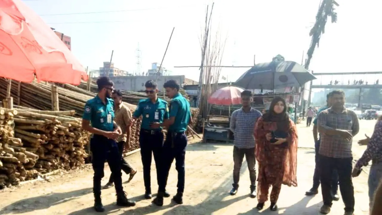 গুলশান-বাড্ডা এলাকায় ফুটপাত দখলমুক্ত করলো ডিএনসিসি