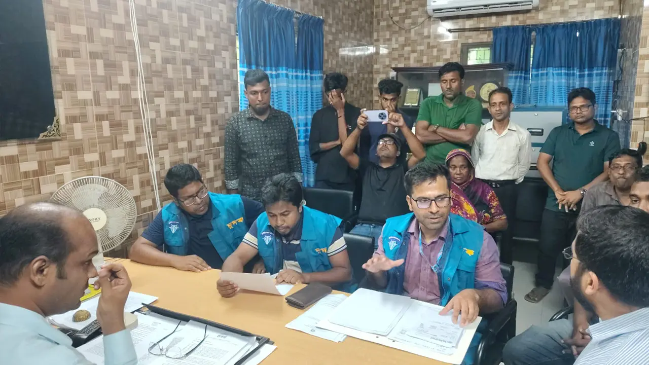 হাসপাতালের ‘কমিশন সিন্ডিকেট’ ভাঙতে দুদকের অভিযান, আটক ৭