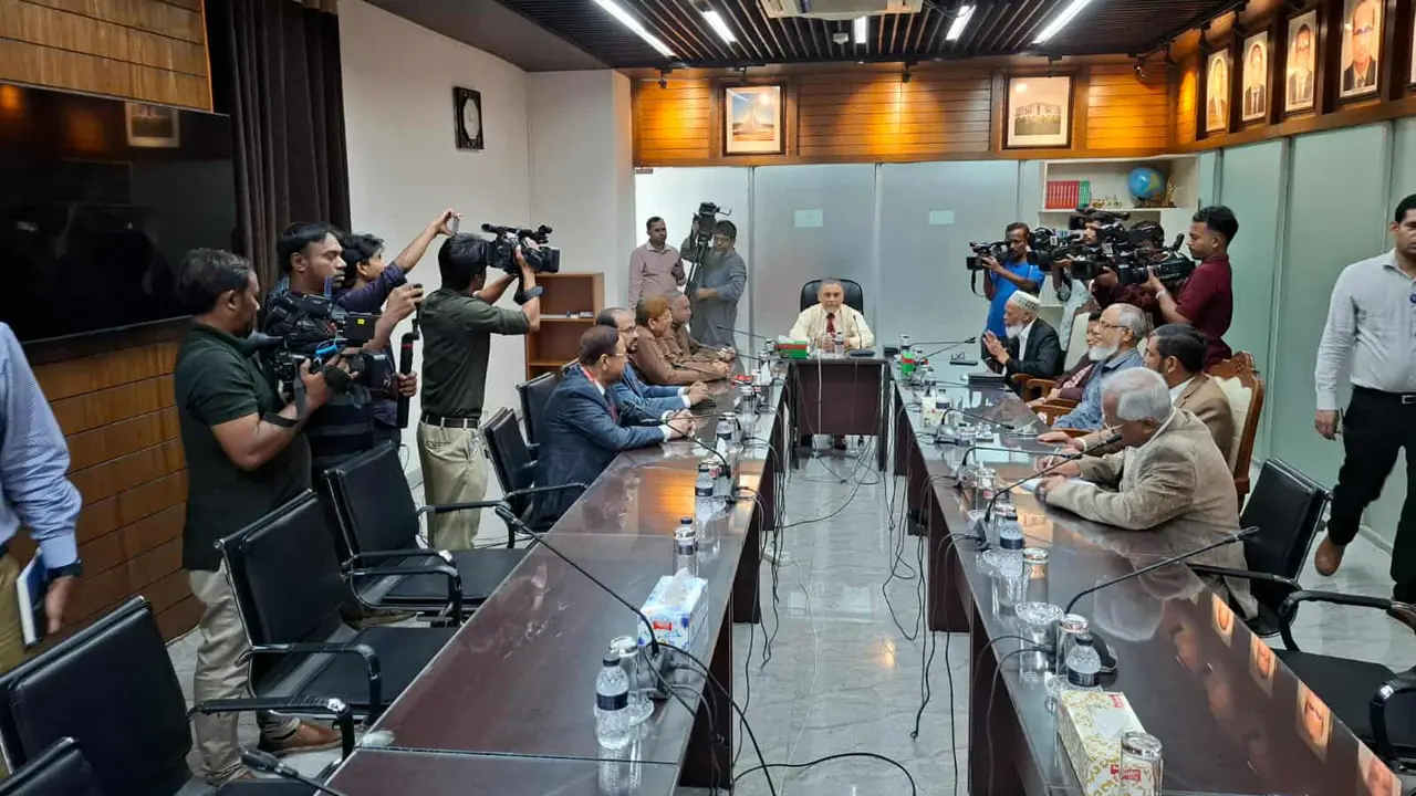 ইসির সঙ্গে বৈঠকে জামায়াতের প্রতিনিধি দল