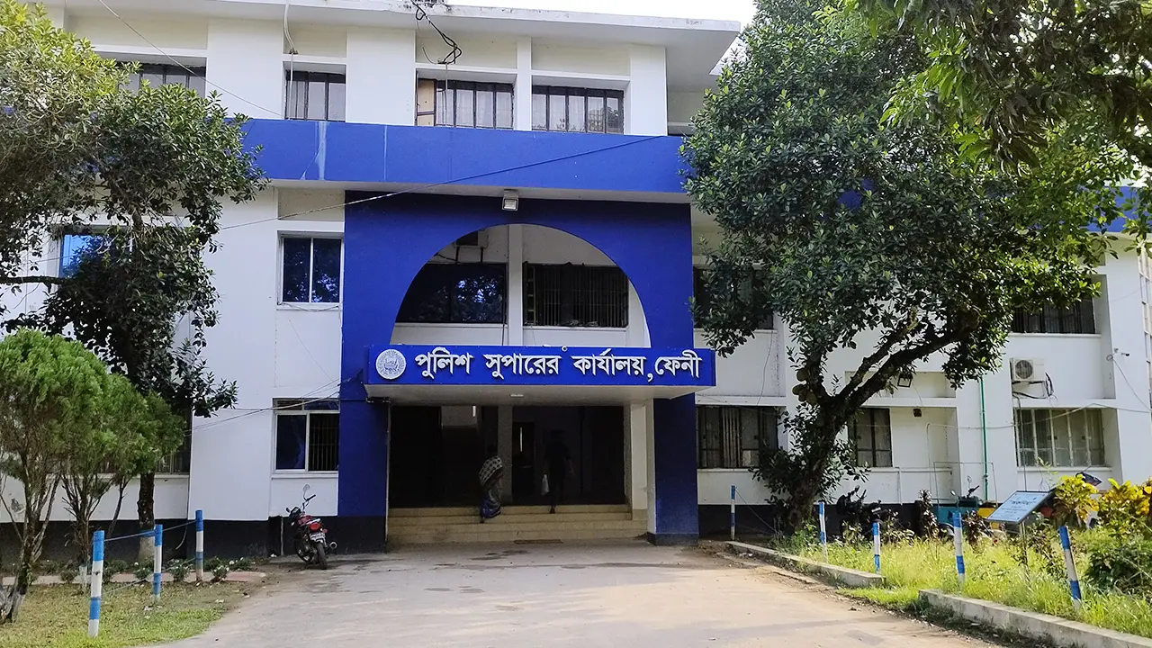ফেনীতে পুলিশের বিশেষ অভিযানে ৩ দিনে গ্রেপ্তার ৬০