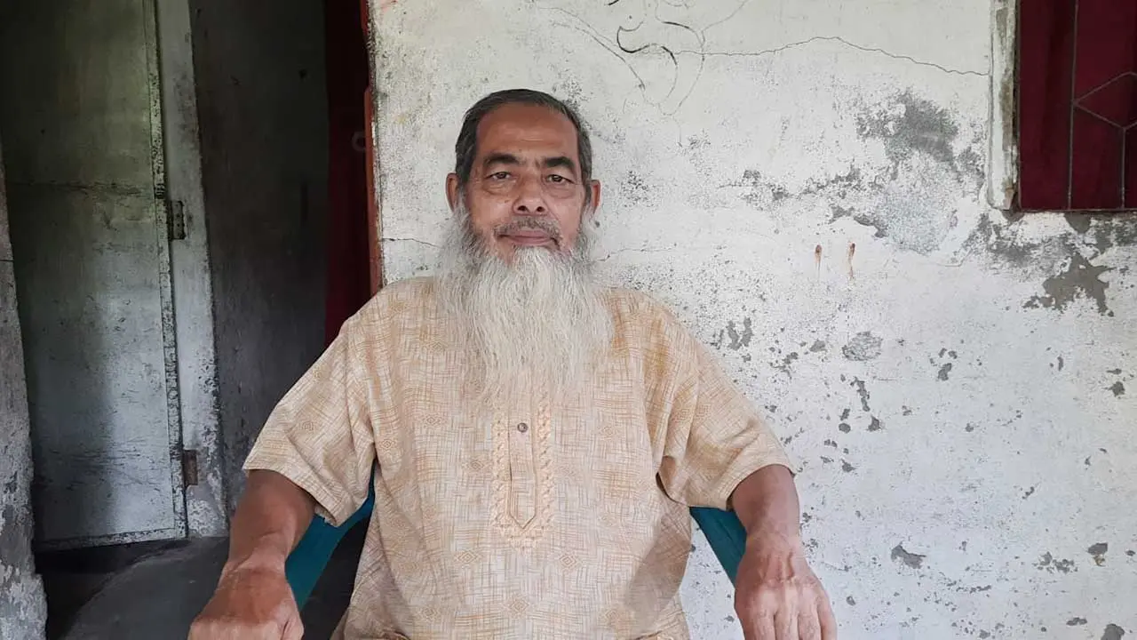 প্রেসক্রিপশনের সবগুলো ওষুধও কিনতে পারছেন না শিক্ষক হাবিবুর