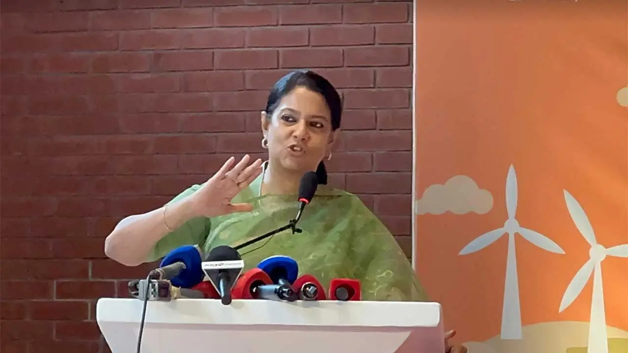 বড়ো বড়ো মেগা প্রজেক্টের কথা ভাবি, কিন্তু নদীভাঙা মানুষের কথা ভাবি না