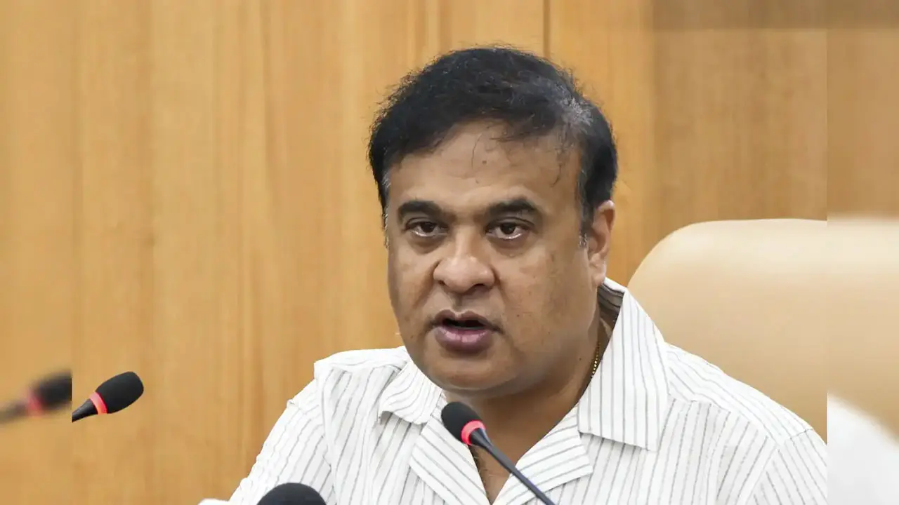 বাংলাদেশের জাতীয় সংগীত গাওয়ায় হচ্ছে দেশদ্রোহিতার মামলা