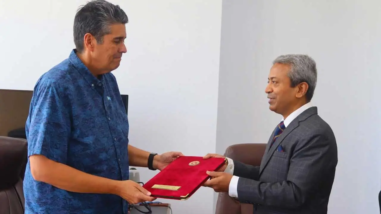 পালাউয়ের রাষ্ট্রপতির কাছে বাংলাদেশি দূতের পরিচয়পত্র পেশ