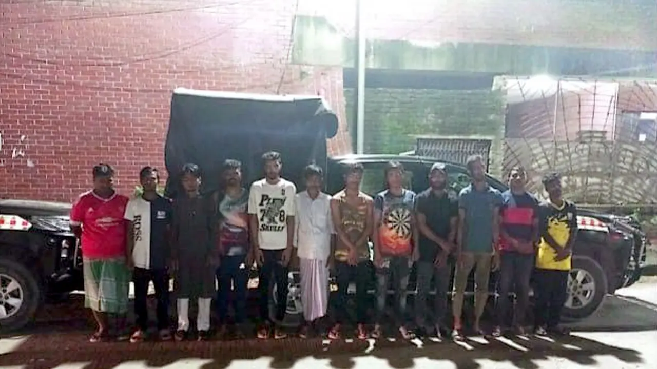 জেনেভা ক্যাম্পে সেনাবাহিনী-র‍্যাবের যৌথ অভিযানে গ্রেপ্তার ১৭