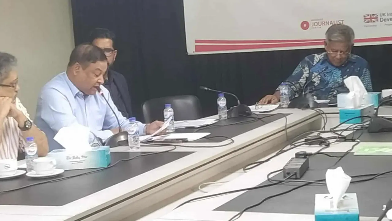 ইসির নীতিমালা স্বাধীন সাংবাদকিতার সঙ্গে সাংঘর্ষিক : কাদের গণি চৌধুরী