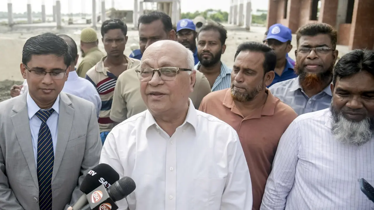 দুর্যোগে জনদুর্ভোগ লাঘবে আশ্রয়কেন্দ্র নির্মাণ করছে সরকার